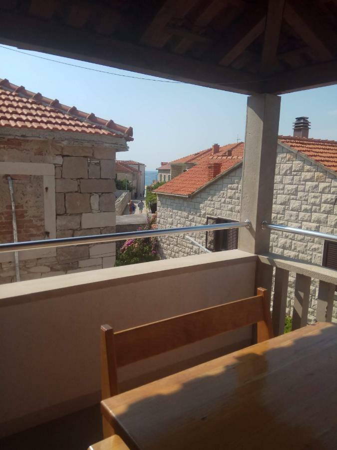 Apartmani Banic Postira Exterior photo